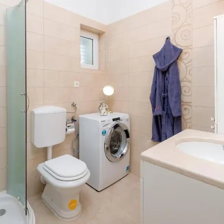 Βίλα Countryside With Pool, Three Bedrooms