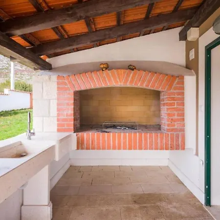 Countryside With Pool, Three Bedrooms * Vucevica